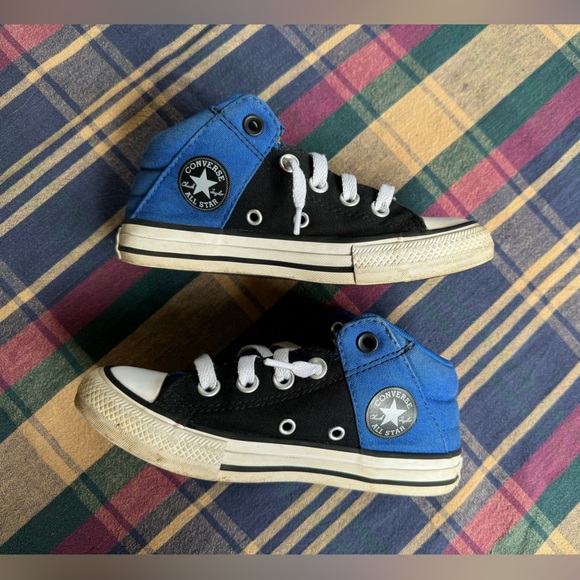 Kids Converse Chuck Taylor All Star Axel Mid Shoes - Picture 3 of 10